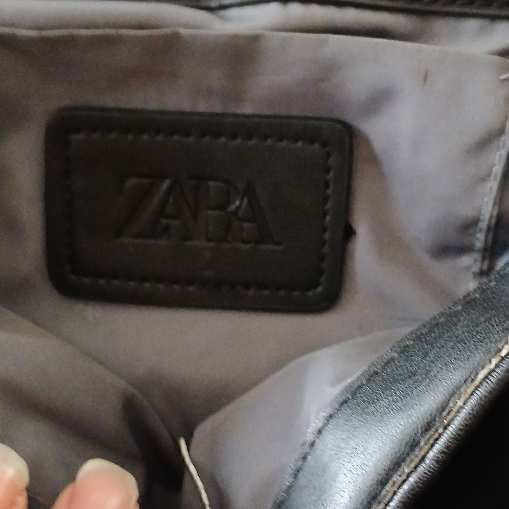 Zara   - Picture 4 of 5